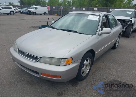 1997 Honda Accord Se z USA, uszkodzony, nr VIN 1HGCD5601VA143404
